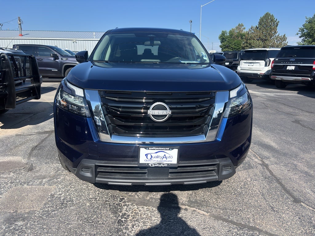 2024 Nissan Pathfinder SV