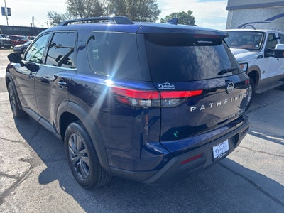2024 Nissan Pathfinder SV