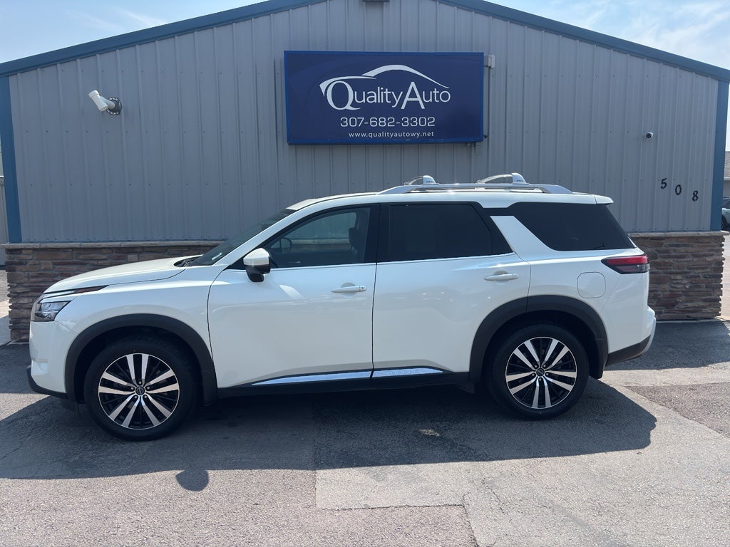 2023 Nissan Pathfinder Platinum