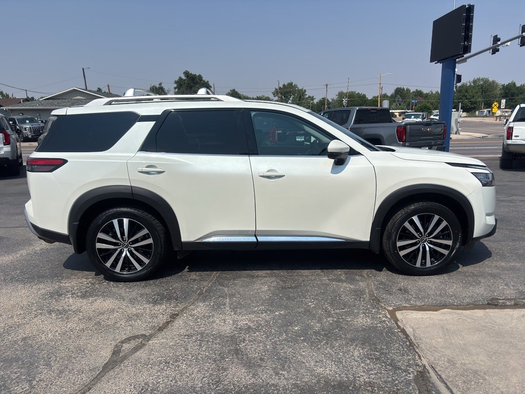 2023 Nissan Pathfinder Platinum