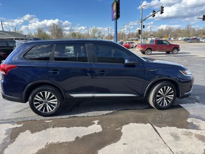 2019 Mitsubishi Outlander SE