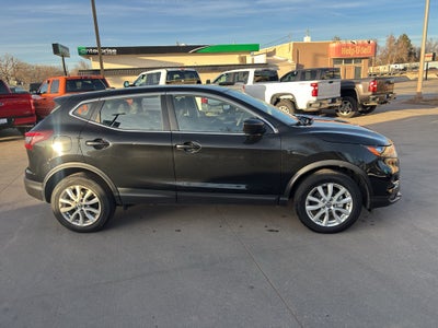 2022 Nissan Rogue Sport SV