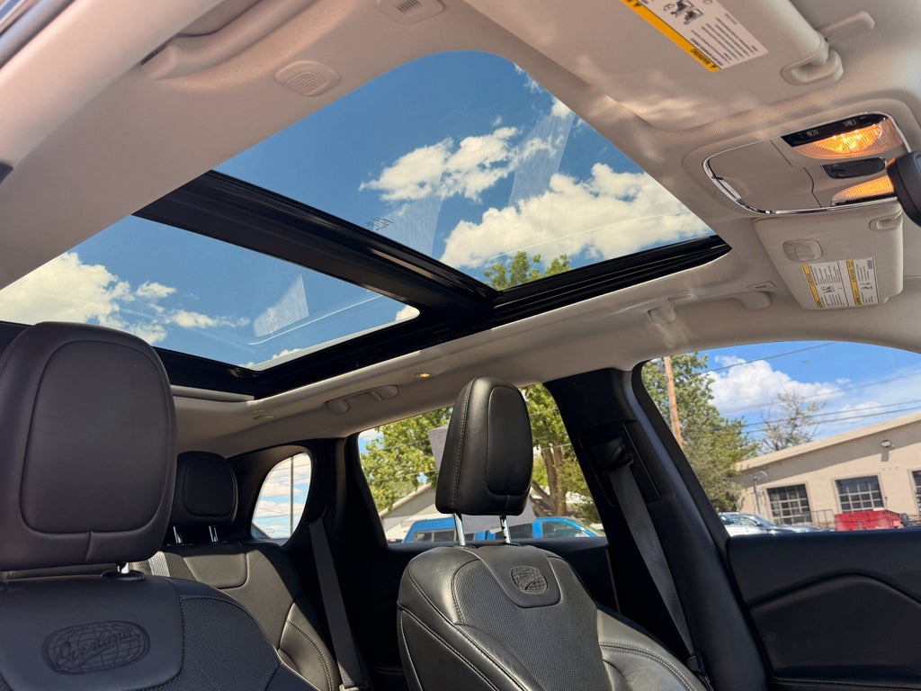 2019 Jeep Cherokee Overland