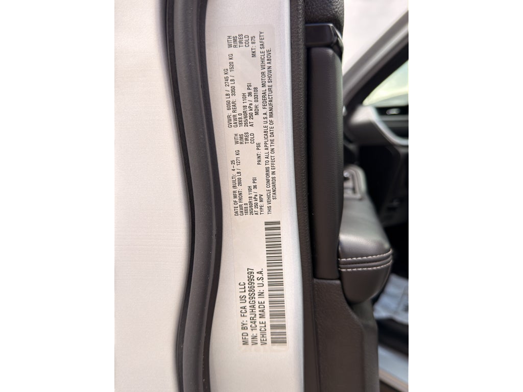 2025 Jeep Grand Cherokee Laredo