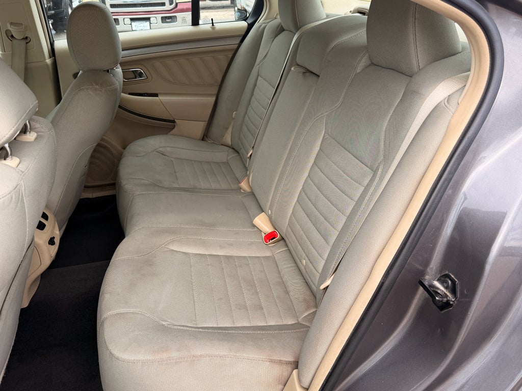2013 Ford Taurus SE