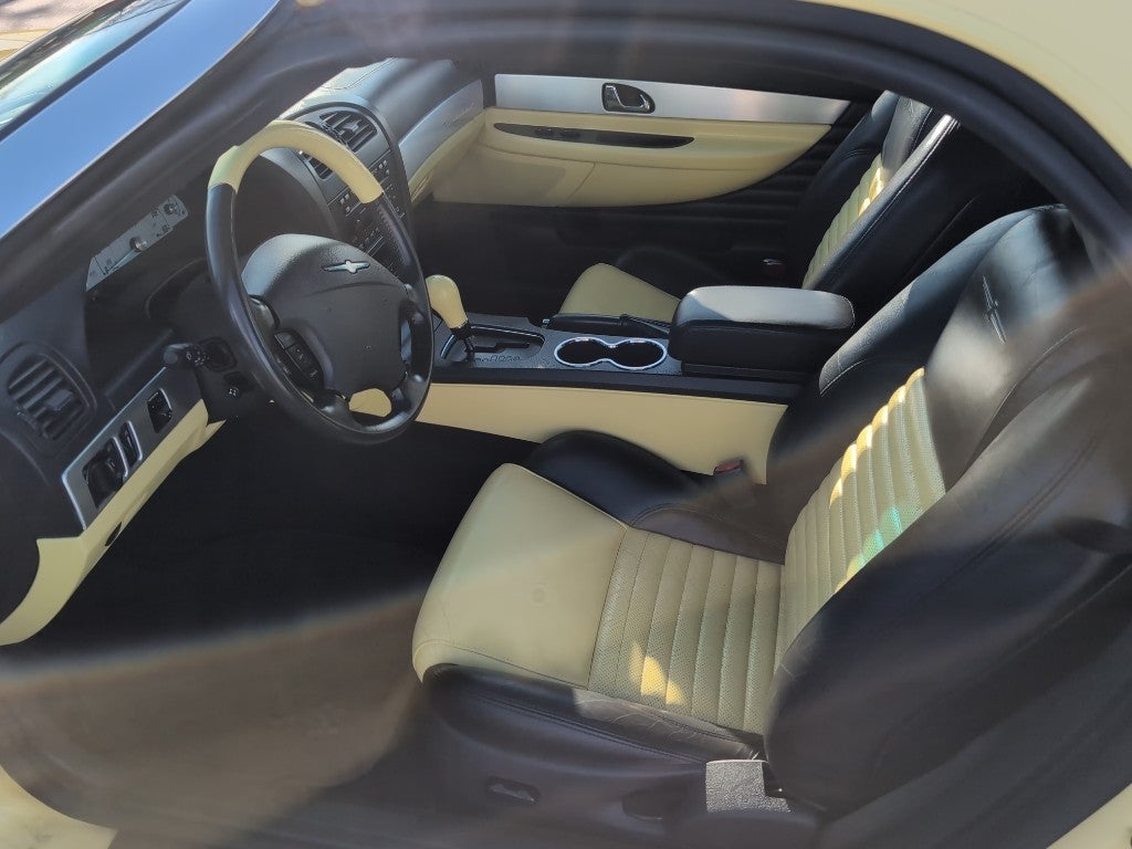 2002 Ford Thunderbird DELUXE