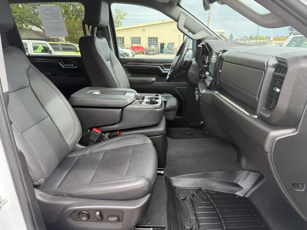 2024 Chevrolet Silverado LTZ