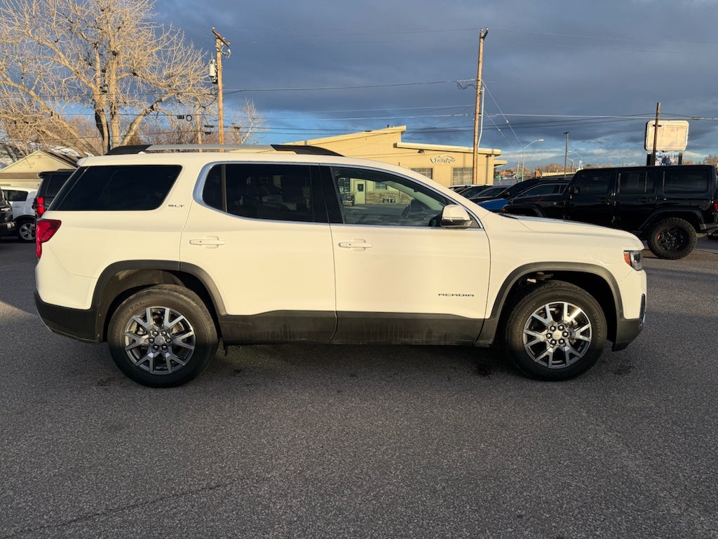 2023 GMC Acadia SLT