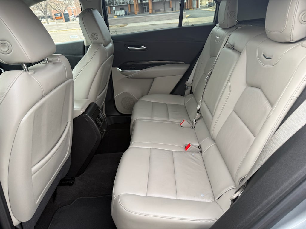 2023 Cadillac XT4 FWD Premium Luxury