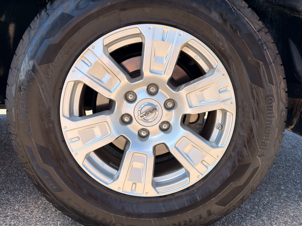 2017 Nissan Titan SV