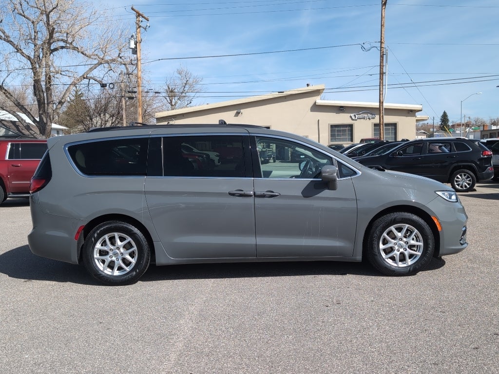 2022 Chrysler Pacifica Touring L